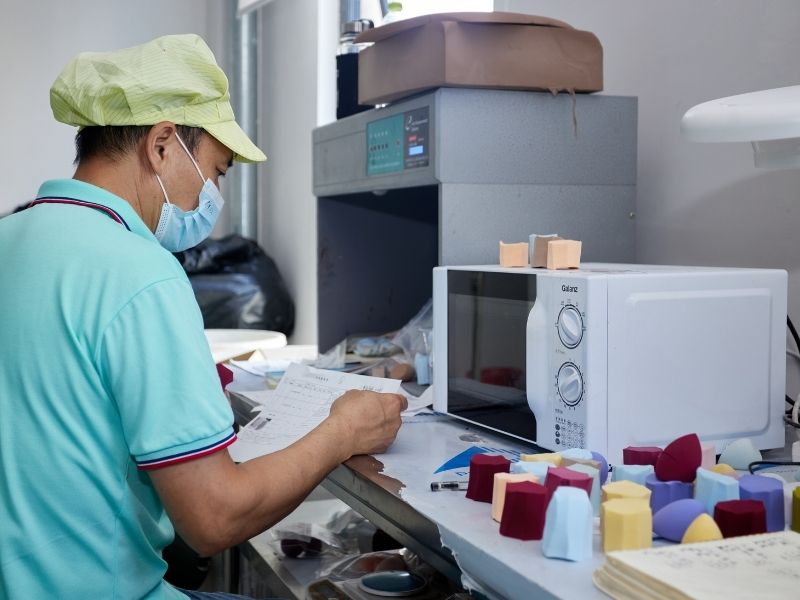 cosmetic-puff-supplier-quality-control